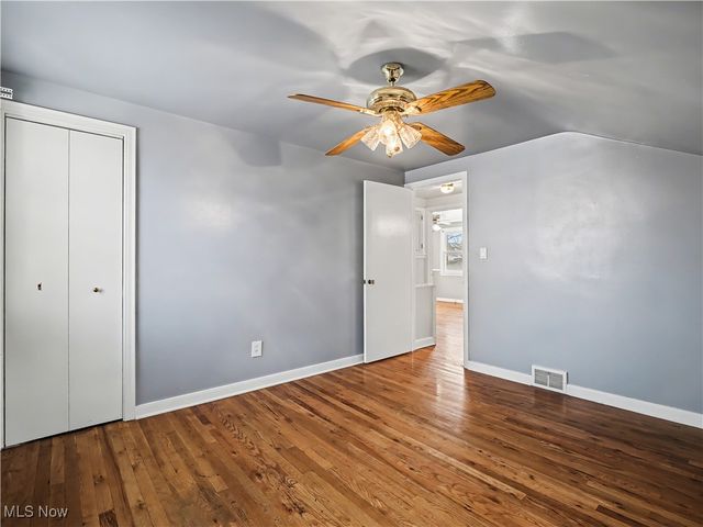 2200 Carabel Avenue, Lakewood, OH 44107