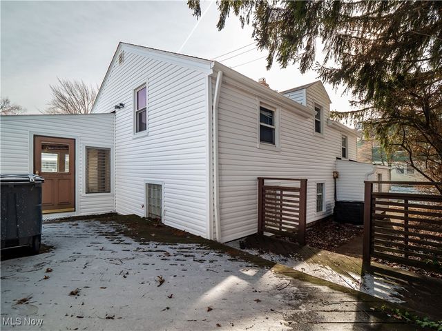 2200 Carabel Avenue, Lakewood, OH 44107