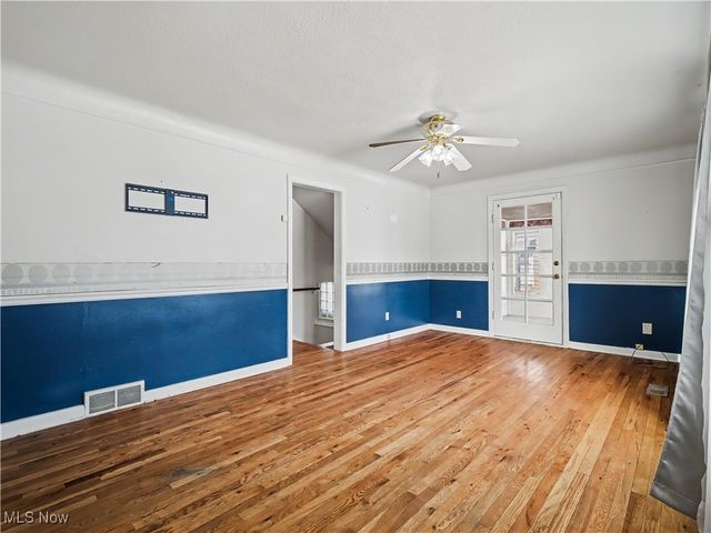 2200 Carabel Avenue, Lakewood, OH 44107