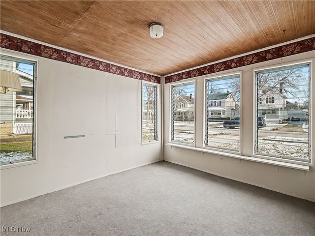 2200 Carabel Avenue, Lakewood, OH 44107