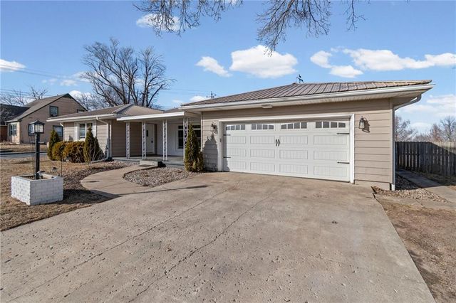 409 W Main Street, Maysville, MO 64469