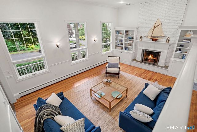 10 Old Field Place, Norwalk, CT 06853