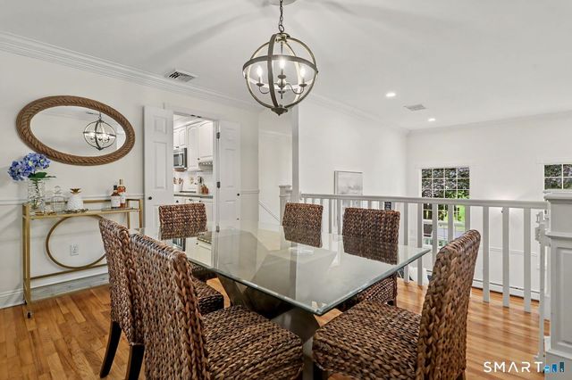 10 Old Field Place, Norwalk, CT 06853