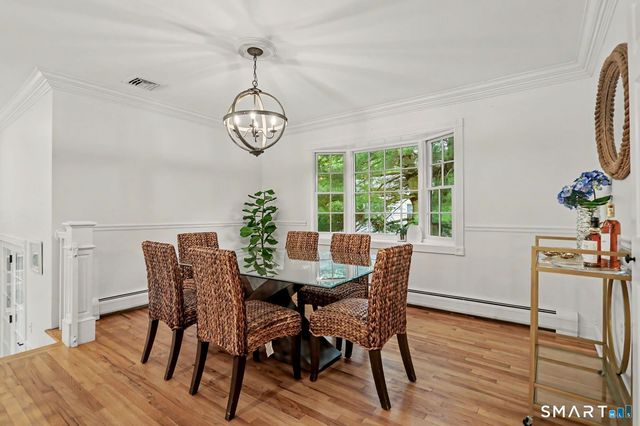 10 Old Field Place, Norwalk, CT 06853