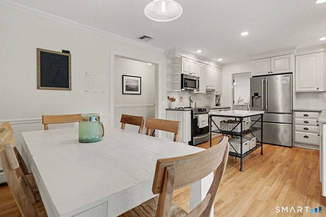 10 Old Field Place, Norwalk, CT 06853