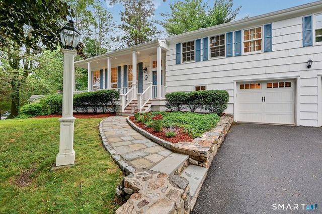 10 Old Field Place, Norwalk, CT 06853