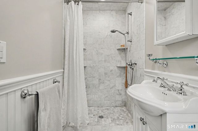 10 Old Field Place, Norwalk, CT 06853