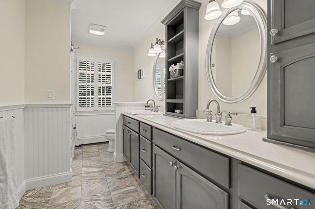 10 Old Field Place, Norwalk, CT 06853