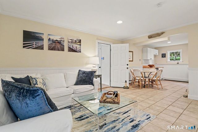 10 Old Field Place, Norwalk, CT 06853