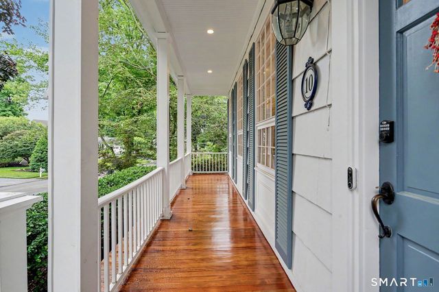 10 Old Field Place, Norwalk, CT 06853