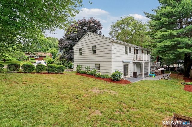 10 Old Field Place, Norwalk, CT 06853