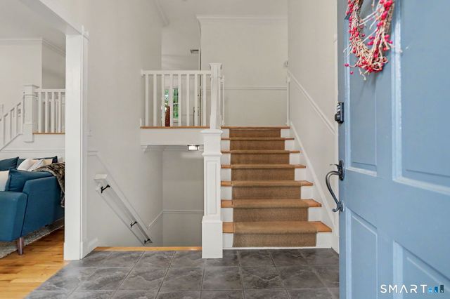10 Old Field Place, Norwalk, CT 06853