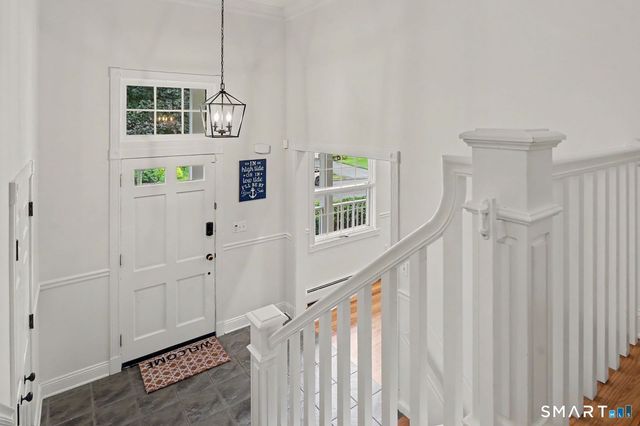 10 Old Field Place, Norwalk, CT 06853