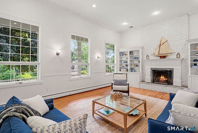 10 Old Field Place, Norwalk, CT 06853