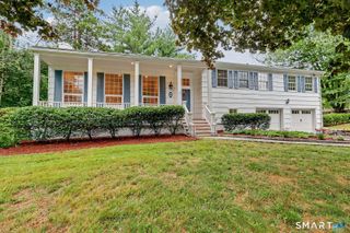 10 Old Field Place, Norwalk, CT 06853