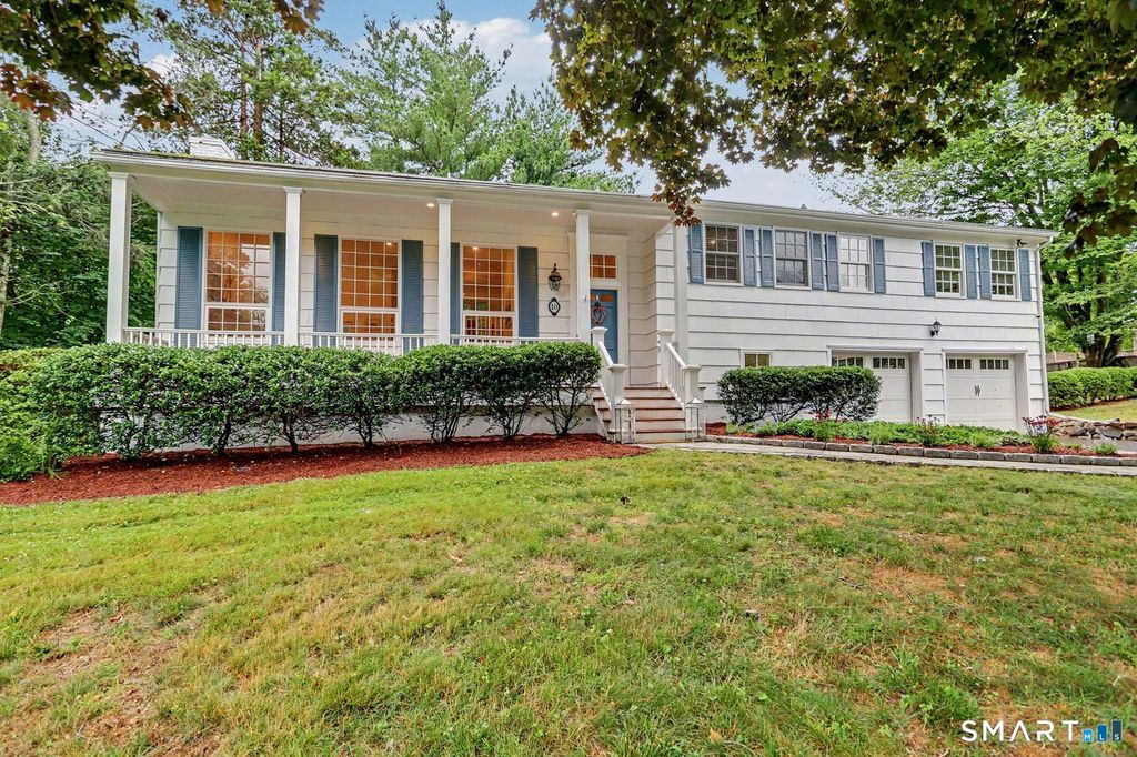 10 Old Field Place, Norwalk, CT 06853