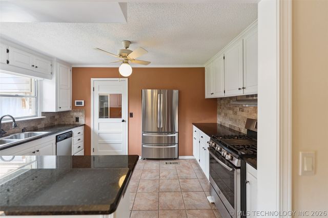 4162 S St Louis Avenue, Tulsa, OK 74105