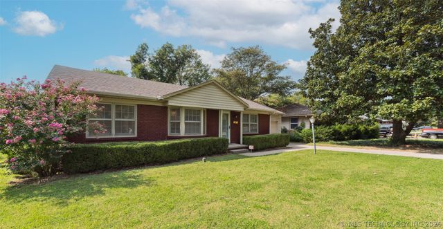 4162 S St Louis Avenue, Tulsa, OK 74105