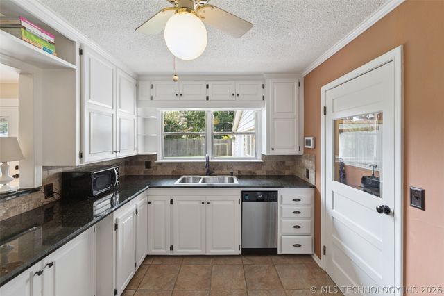 4162 S St Louis Avenue, Tulsa, OK 74105