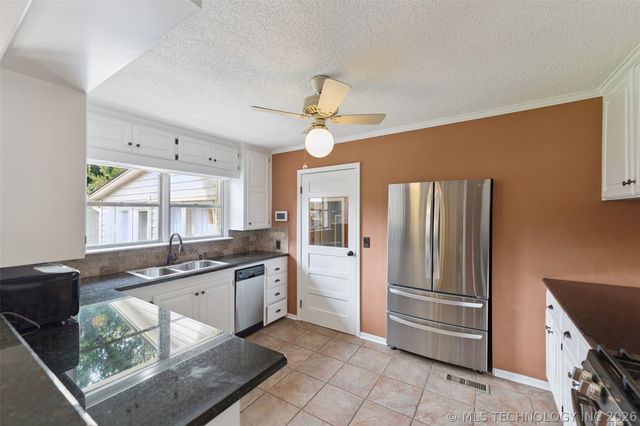 4162 S St Louis Avenue, Tulsa, OK 74105