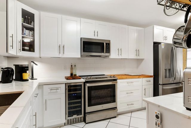 10110 CEDAR POINT Boulevard 104, Boynton Beach, FL 33437