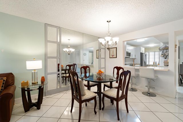 10110 CEDAR POINT Boulevard 104, Boynton Beach, FL 33437