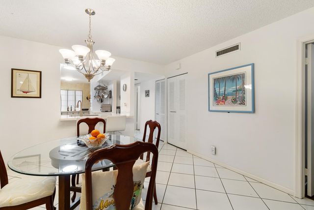 10110 CEDAR POINT Boulevard 104, Boynton Beach, FL 33437