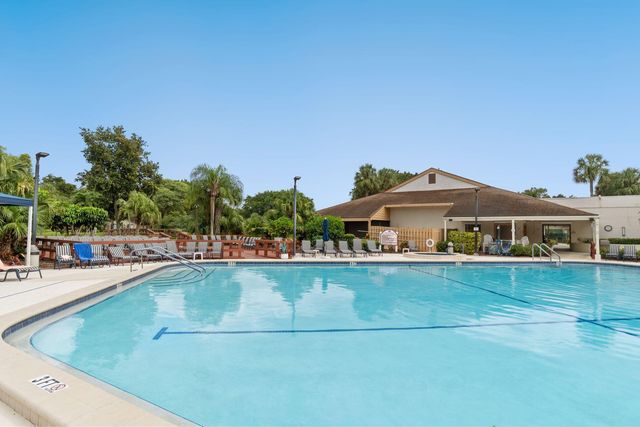 10110 CEDAR POINT Boulevard 104, Boynton Beach, FL 33437