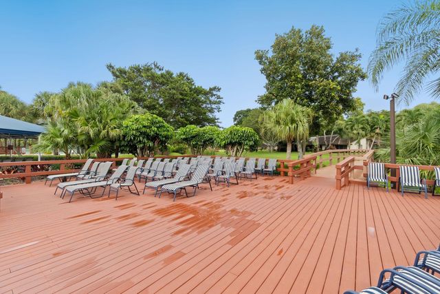 10110 CEDAR POINT Boulevard 104, Boynton Beach, FL 33437