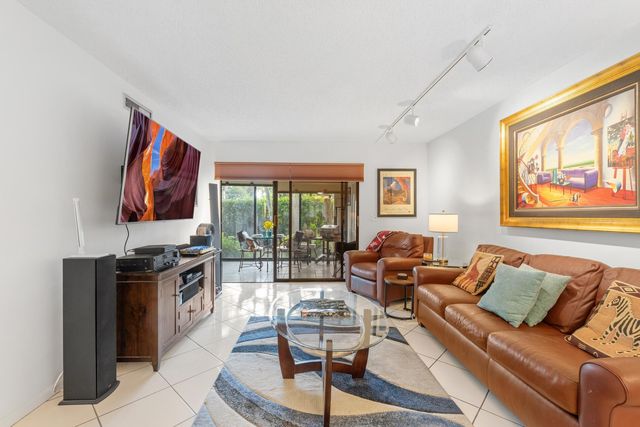 10110 CEDAR POINT Boulevard 104, Boynton Beach, FL 33437