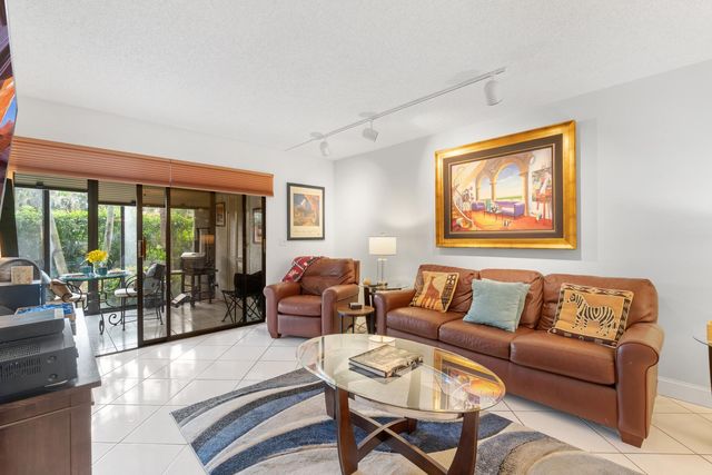 10110 CEDAR POINT Boulevard 104, Boynton Beach, FL 33437