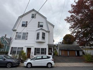 2 Osborne St, Peabody, MA 01960