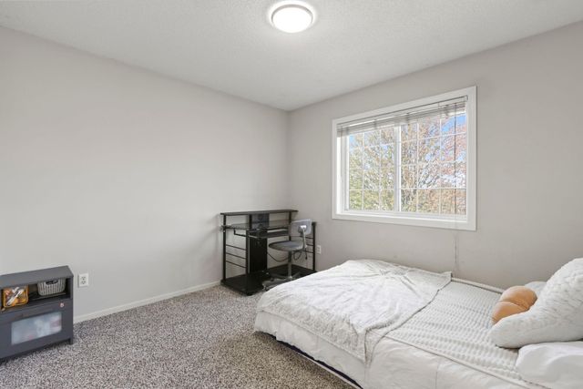 9214 161st Street W, Lakeville, MN 55044