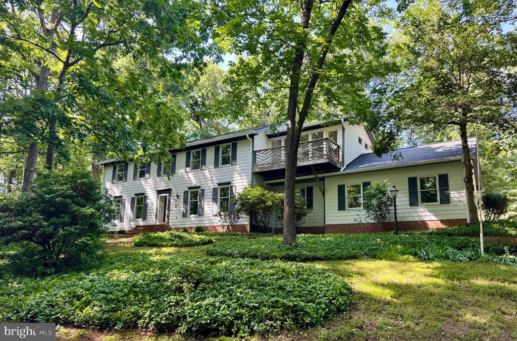 1132 SPRINGVALE RD, Great Falls, VA 22066