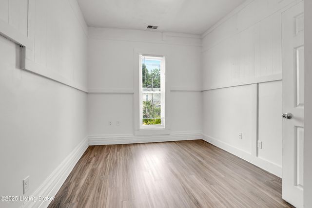 628 E Oak St, Louisville, KY 40203