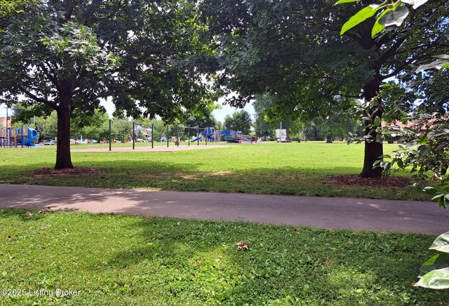 628 E Oak St, Louisville, KY 40203