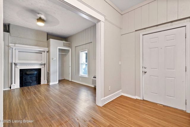 628 E Oak St, Louisville, KY 40203
