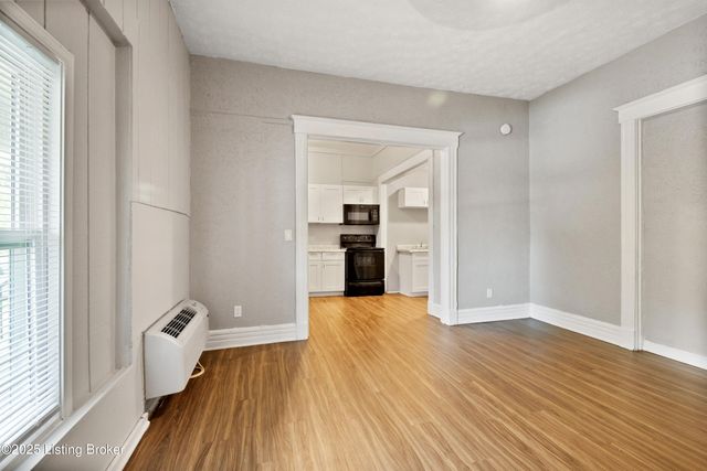 628 E Oak St, Louisville, KY 40203