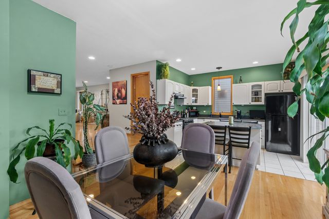 3217 N Paris Avenue, Chicago, IL 60634