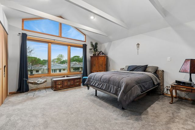 3217 N Paris Avenue, Chicago, IL 60634