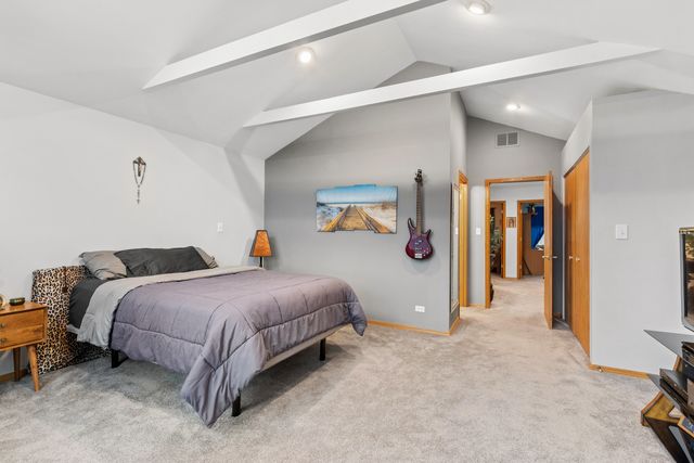 3217 N Paris Avenue, Chicago, IL 60634