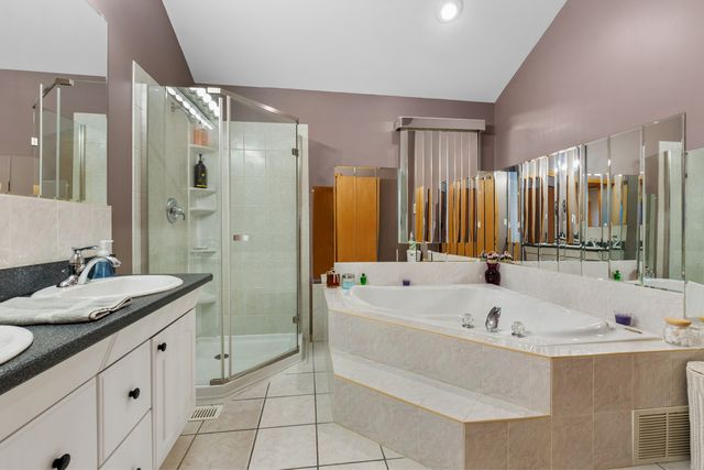 3217 N Paris Avenue, Chicago, IL 60634