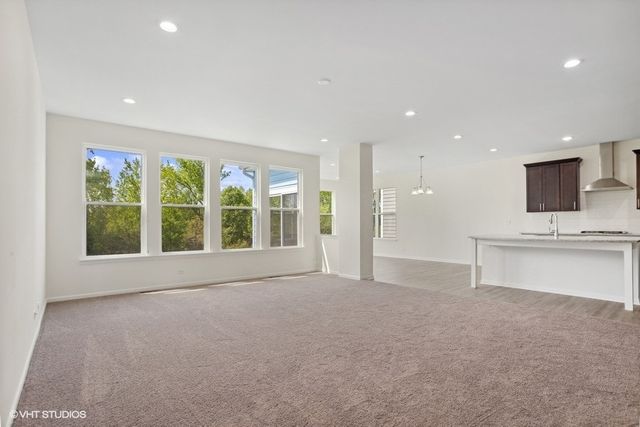 239 Stonington Drive, Bloomingdale, IL 60108