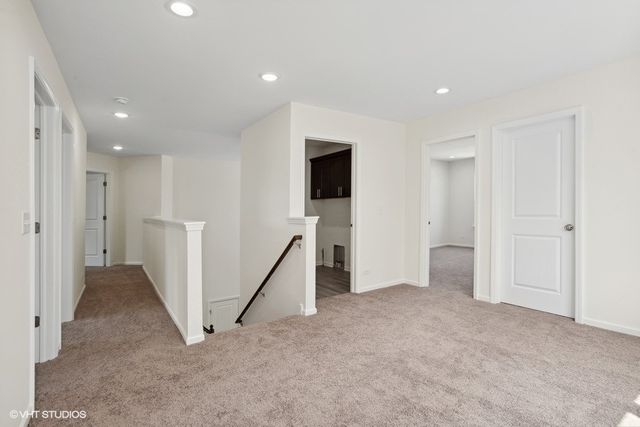 239 Stonington Drive, Bloomingdale, IL 60108