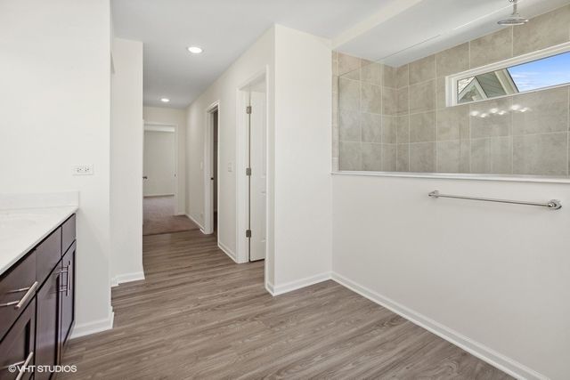 239 Stonington Drive, Bloomingdale, IL 60108