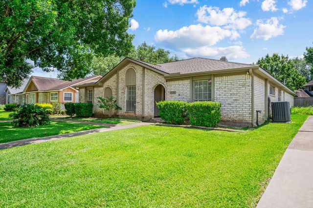 12107 Brighton Lane, Stafford, TX 77477