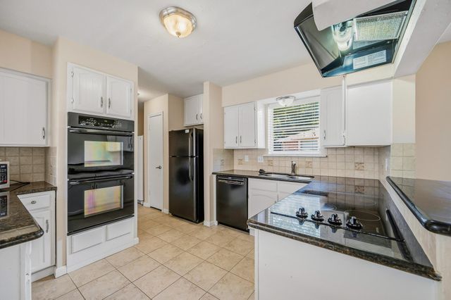 12107 Brighton Lane, Stafford, TX 77477