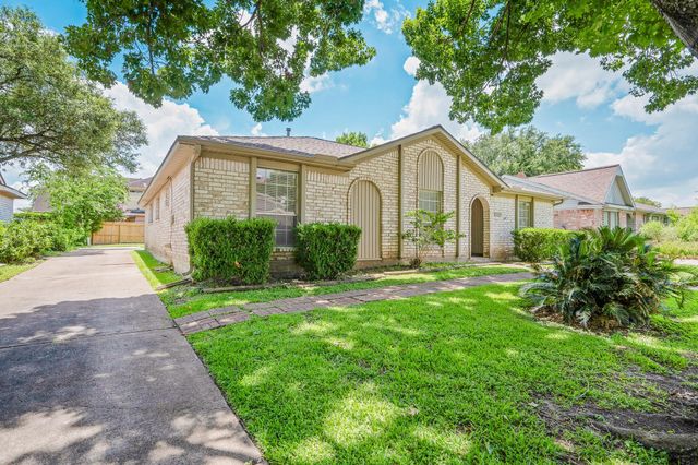 12107 Brighton Lane, Stafford, TX 77477