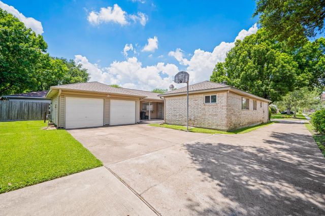 12107 Brighton Lane, Stafford, TX 77477