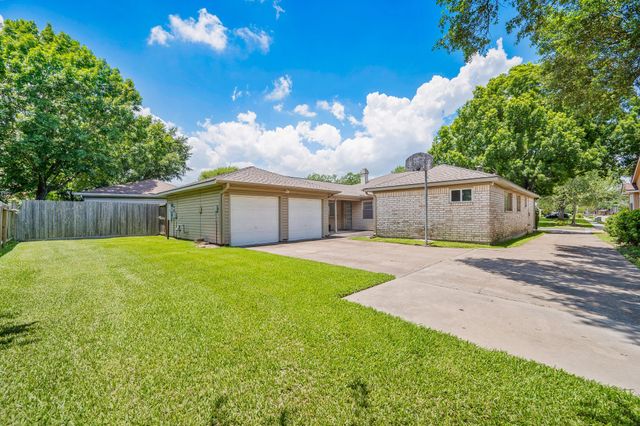 12107 Brighton Lane, Stafford, TX 77477